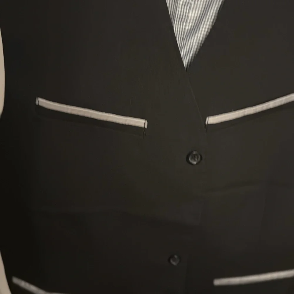 Vest - Picture 6 of 6